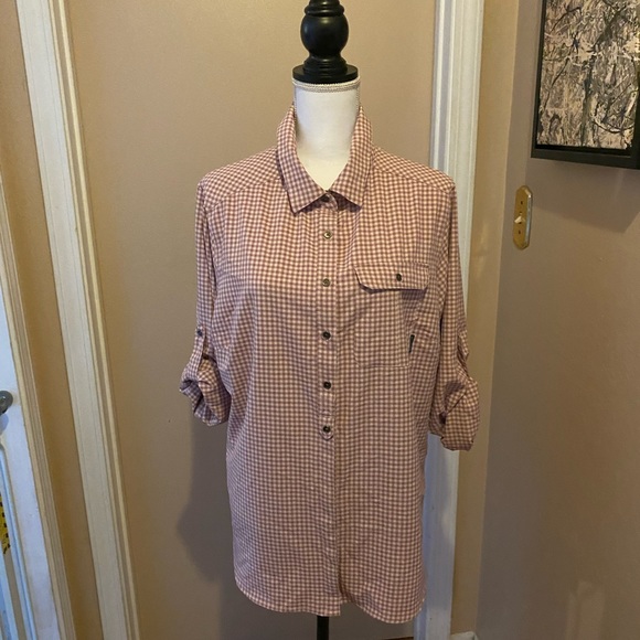 Columbia Tops - Columbia long sleeved shirt  XL.. With Cool protection.